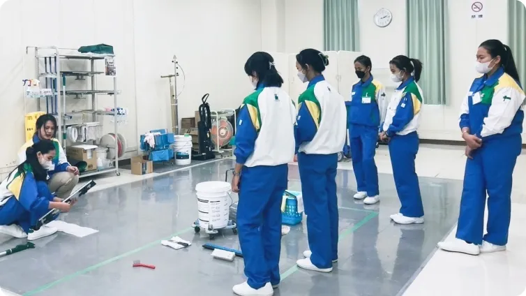 インターンシップ生が日本企業で就業している様子